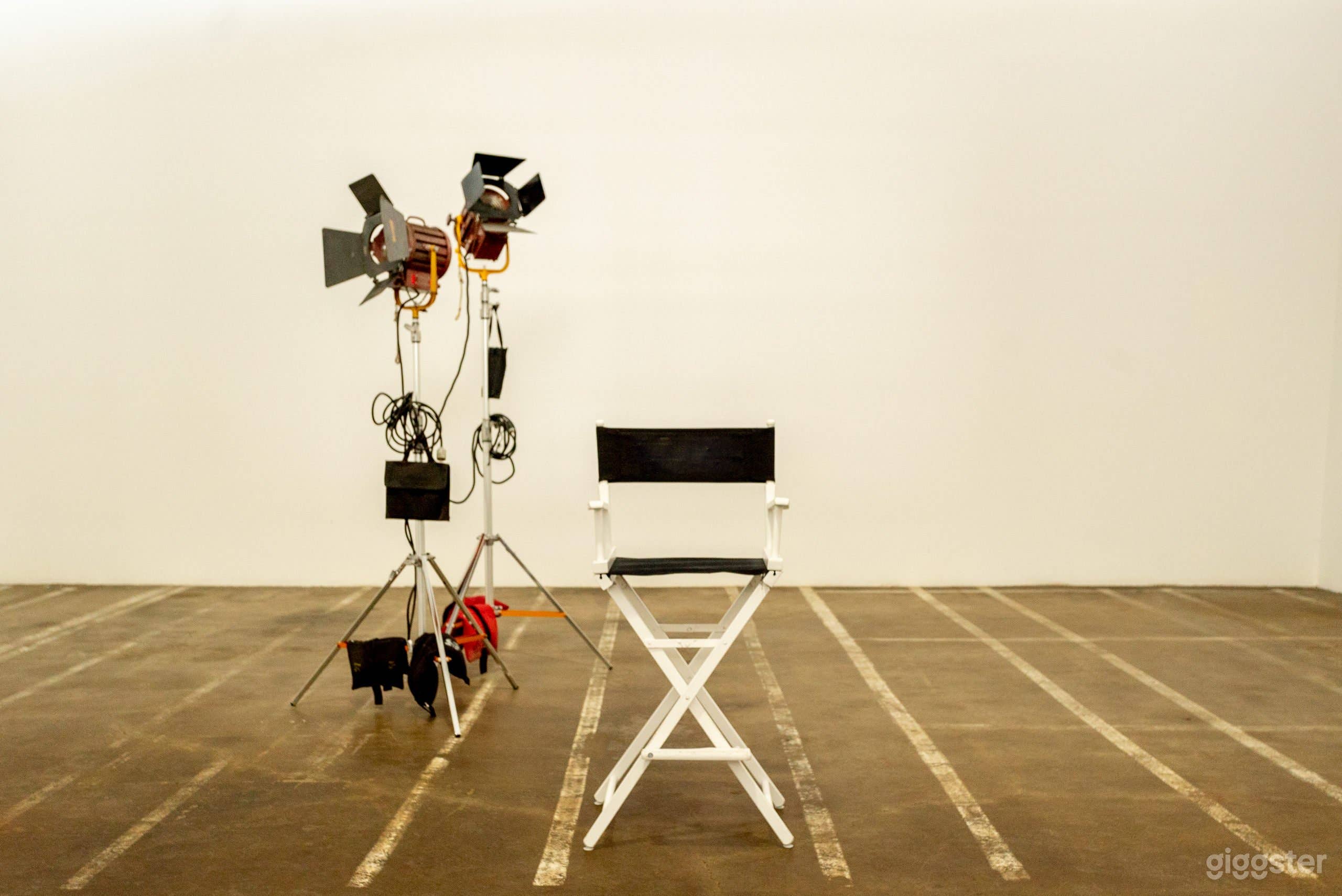 Studio 6 - 1,000-square-foot small production studio rental  Photo 2