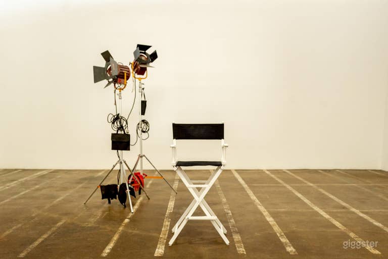 Studio 6 - 1,000-square-foot small production studio rental  