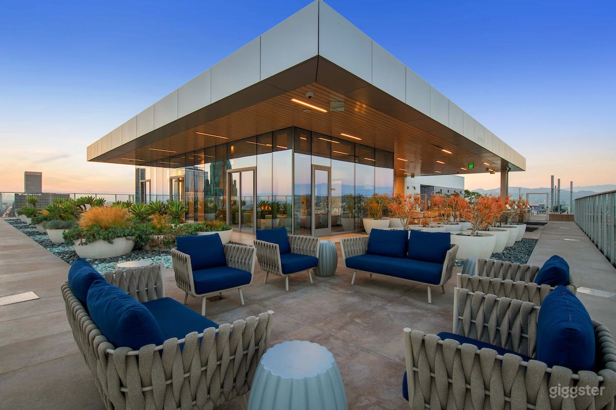 Gorgeous Rooftop Lounge w/ LA Skyline View Photo 1