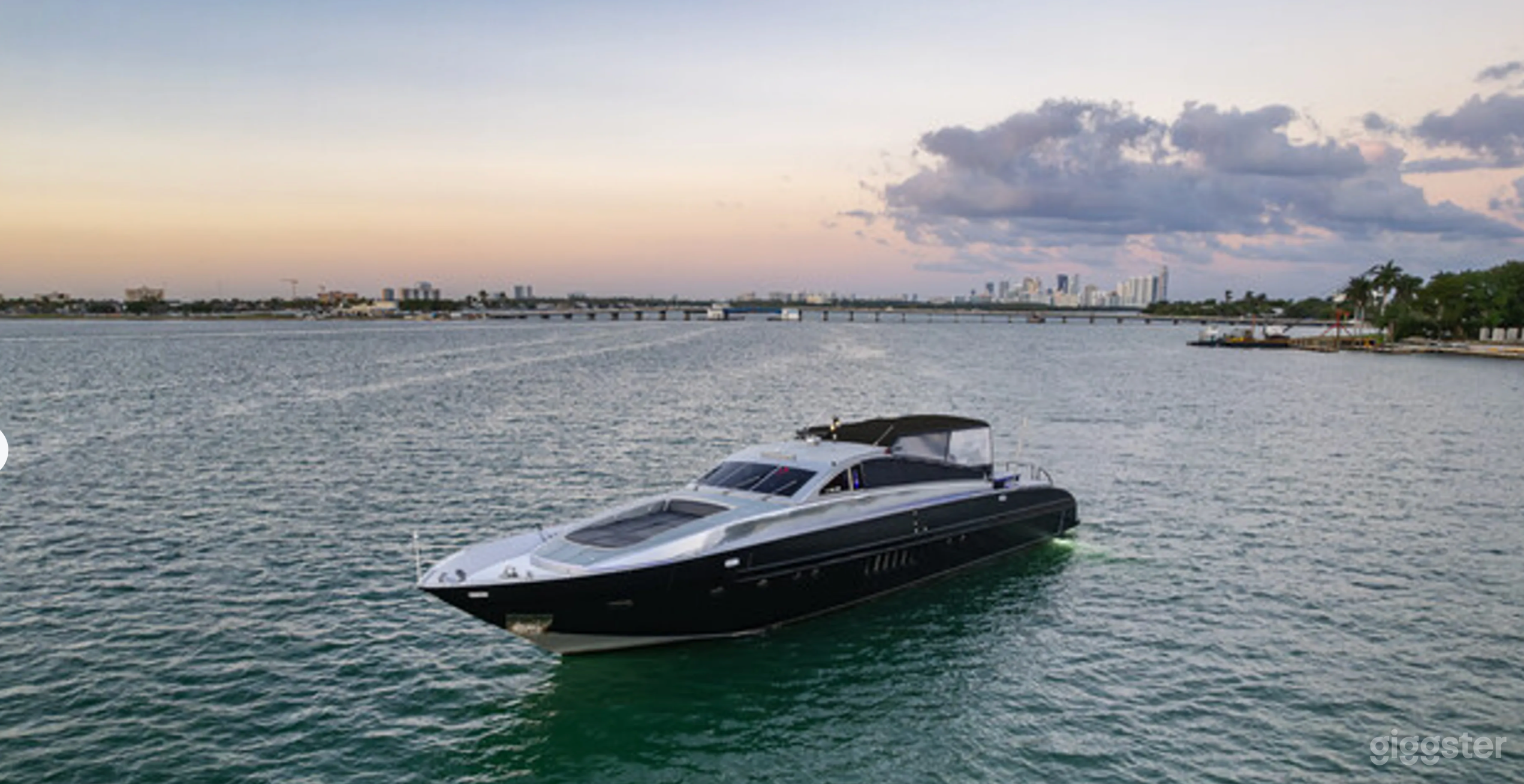 Luxury 92ft Yacht Studio for Photo & Video Shoots Photo 4