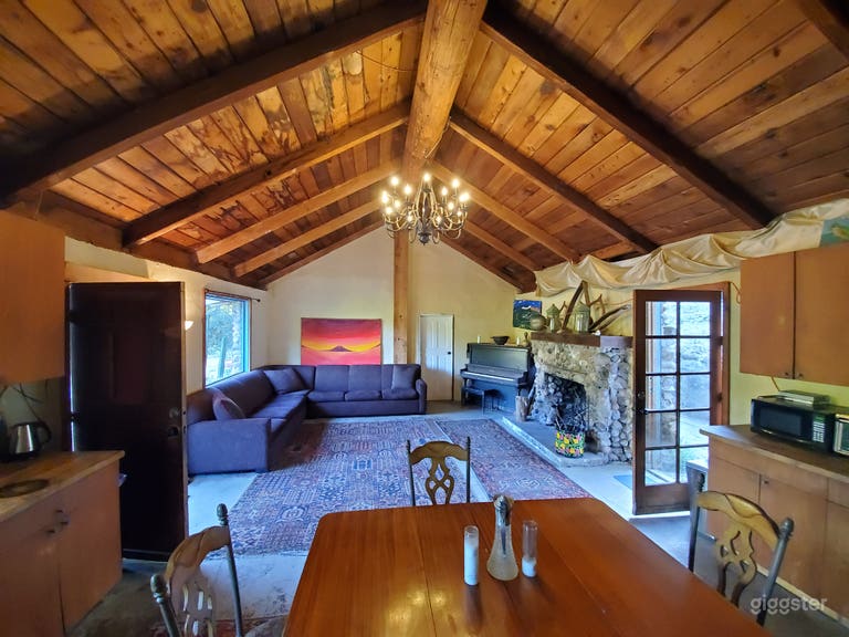  100yr Stone House, fireplace &/OR  French Quarters 