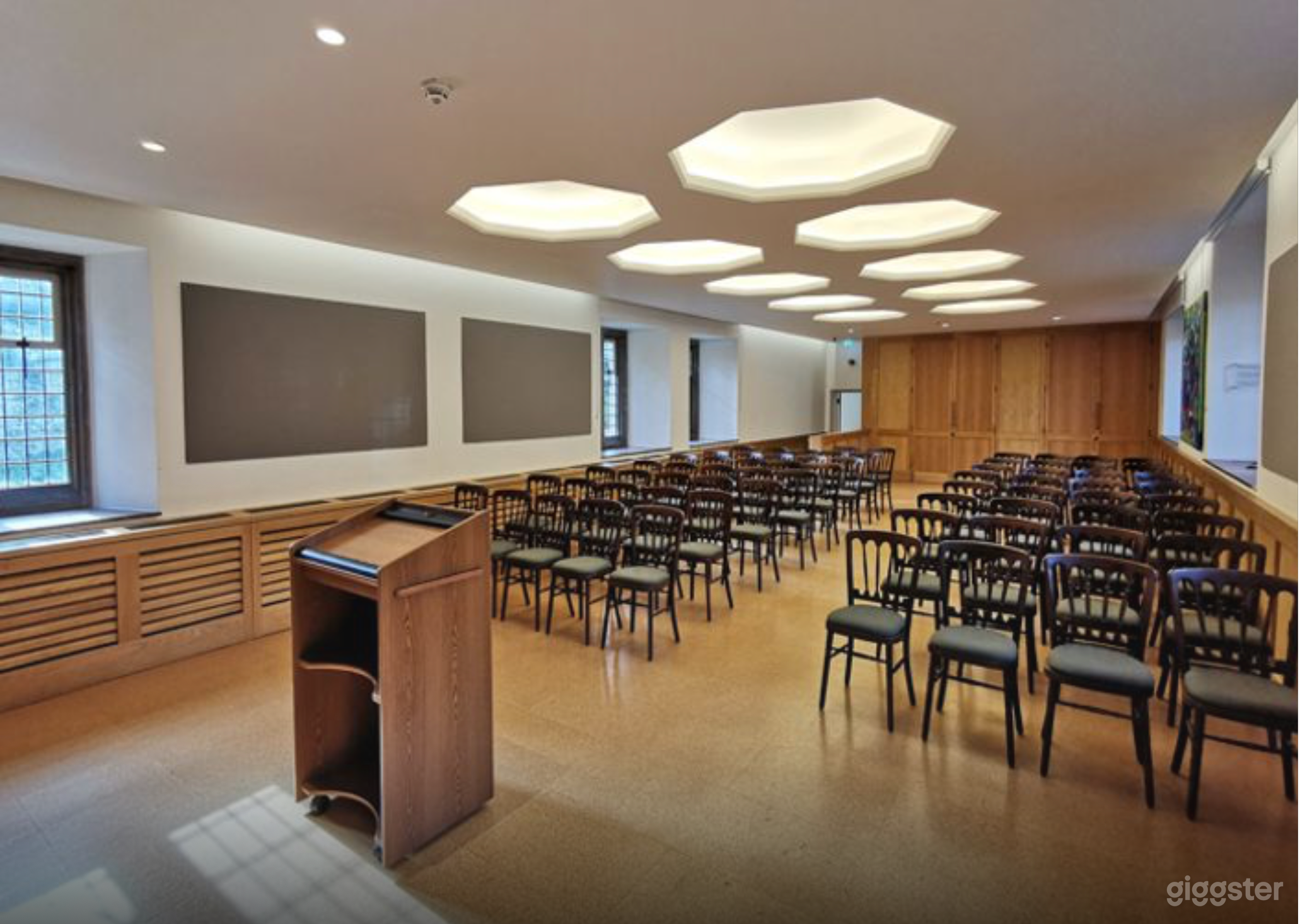 The Sutton Room Photo 3