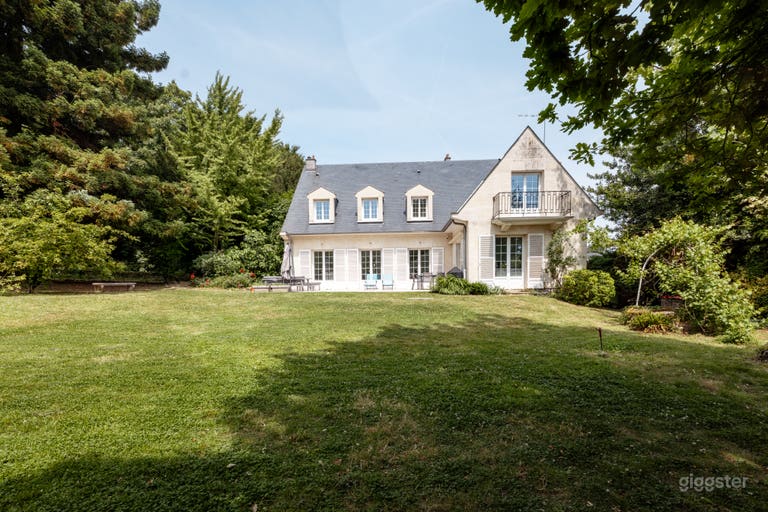  Maison en Pierre avec Jardin et Hauts Plafonds 