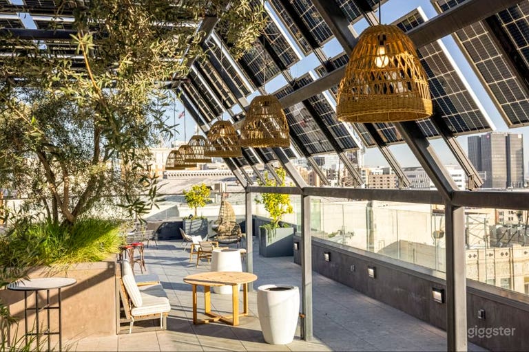  Skyline Reserve — Rooftop Whiskey Lounge, Pool & Outdoor 