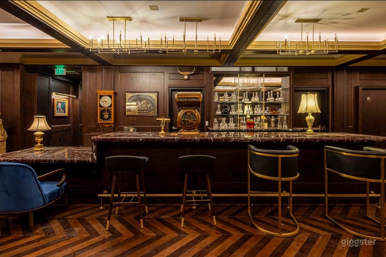  Skyline Reserve — Rooftop Whiskey Lounge, Pool & Outdoor 