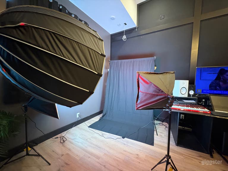  Private Music Recording Studio & Photo Studio 