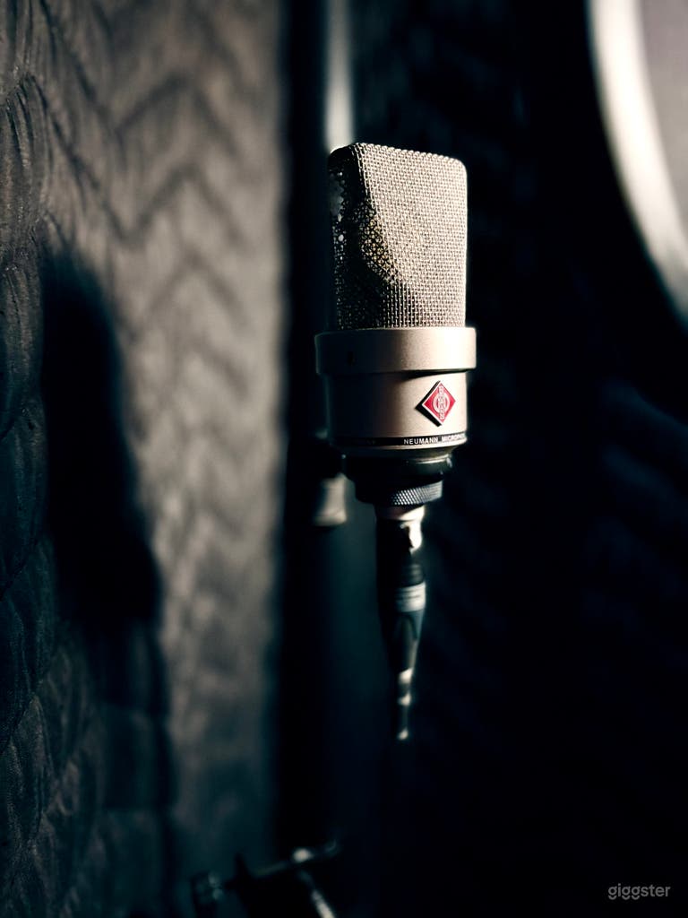  Private Music Recording Studio & Photo Studio 