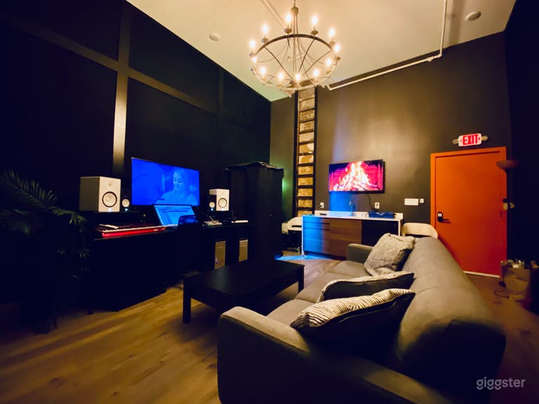  Private Music Recording Studio & Photo Studio 