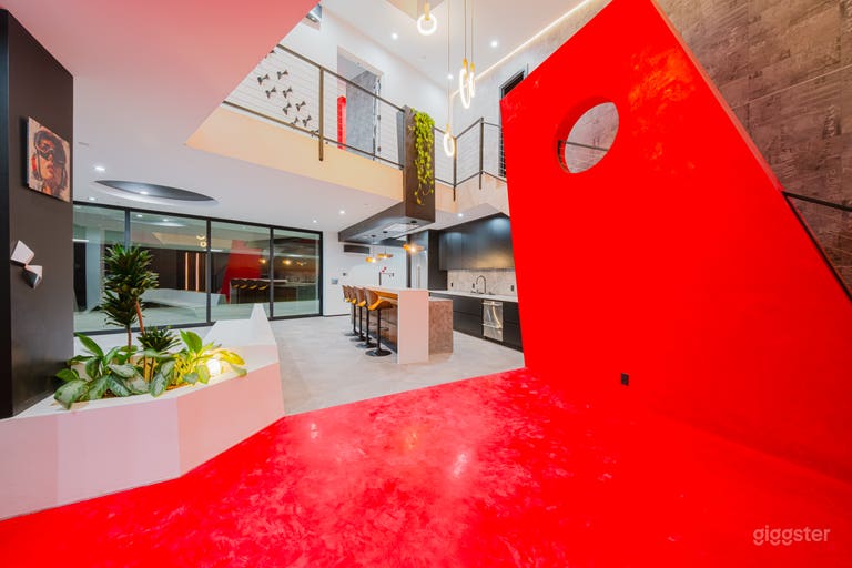  FUTURISTIC MALIBU CLIFFSIDE MASTERPIECE 