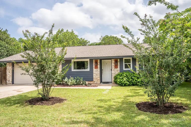  Hip Austin Vintage Oasis  