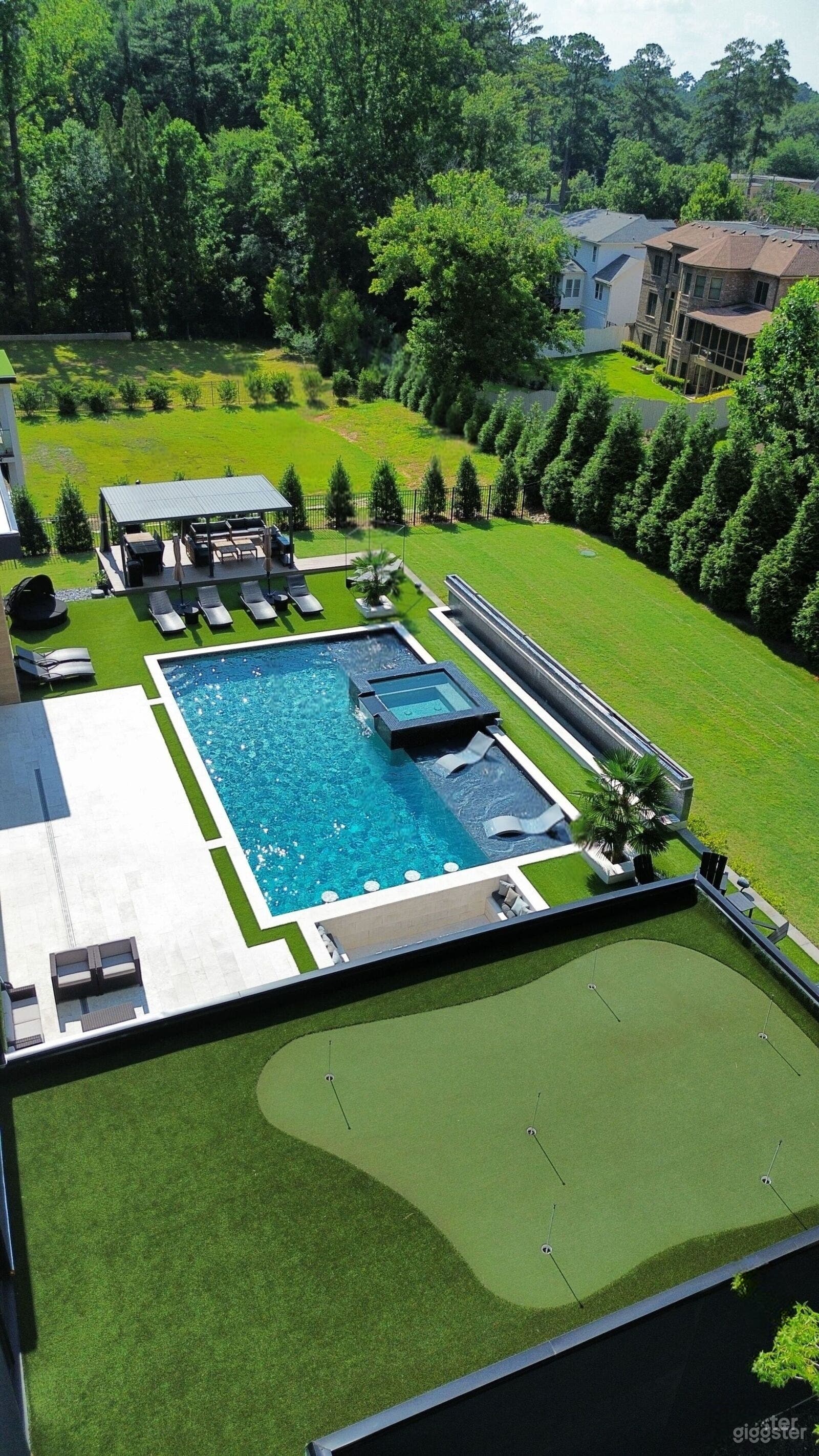 Modern Poolside Escape for Filming &amp; Photoshoots Photo 4