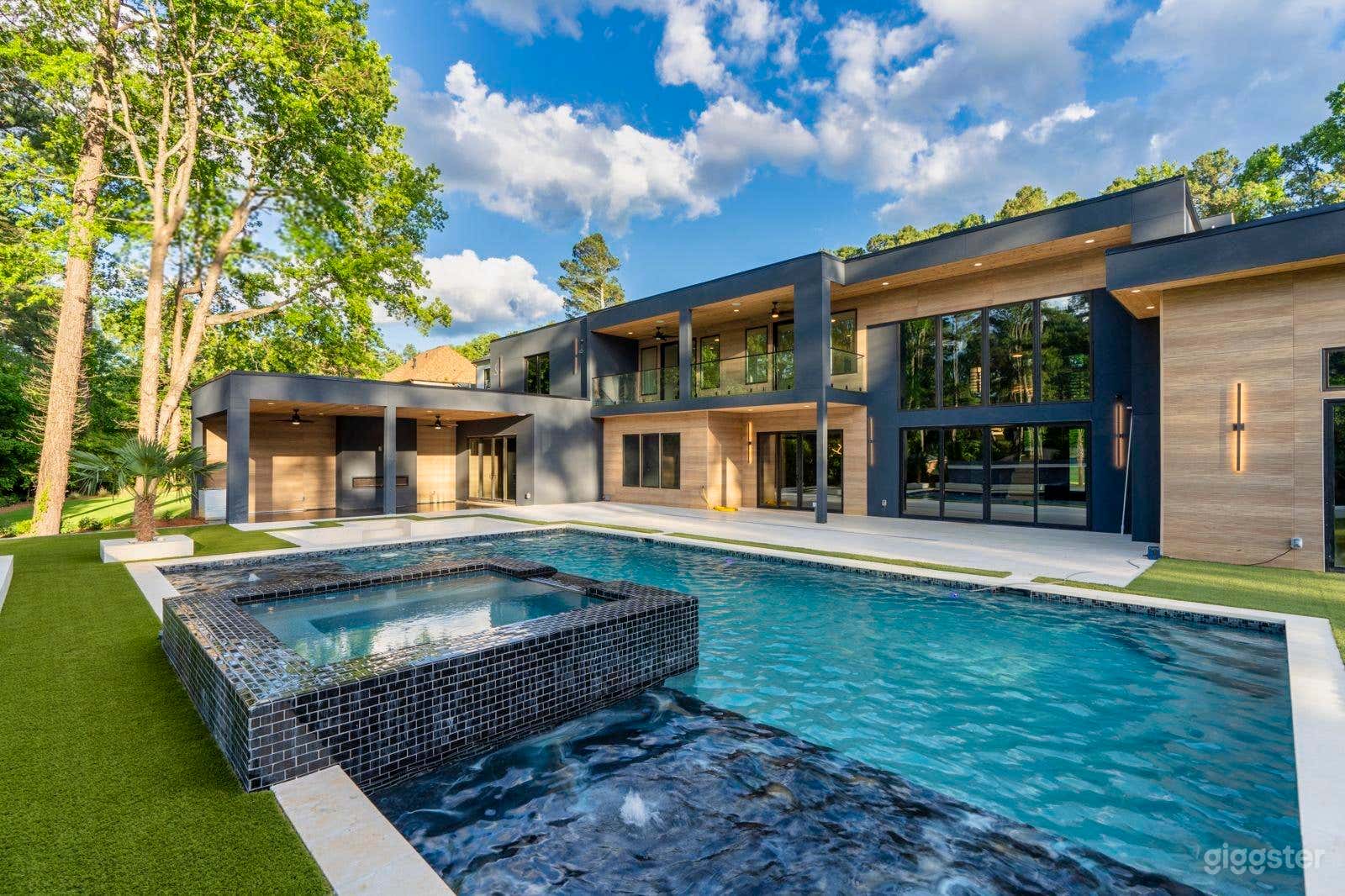 Modern Poolside Escape for Filming &amp; Photoshoots Photo 2