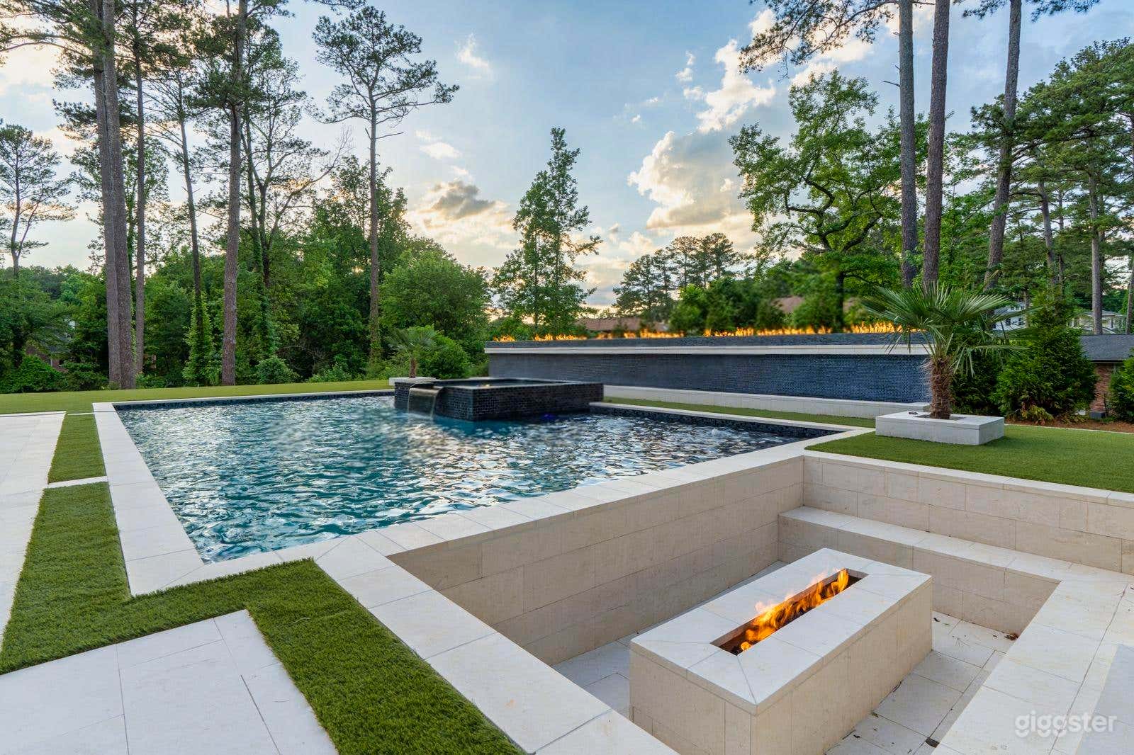 Modern Poolside Escape for Filming &amp; Photoshoots Photo 3