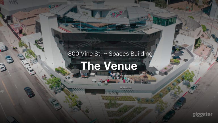  The Venue at 1800 Vine a Hollywood, di fronte a Capitol Records 