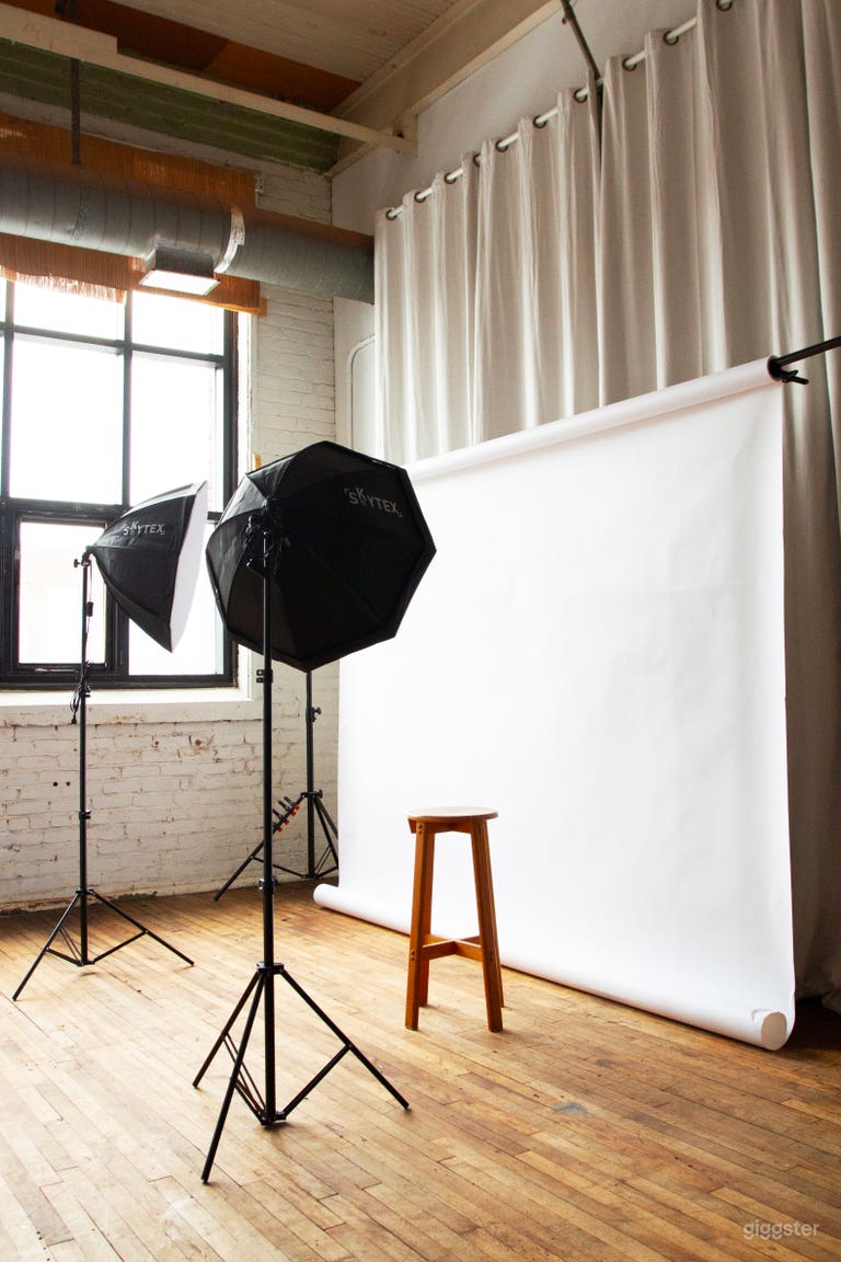  Bright Loft Photo Studio -Natural Light & lifestyle sets 