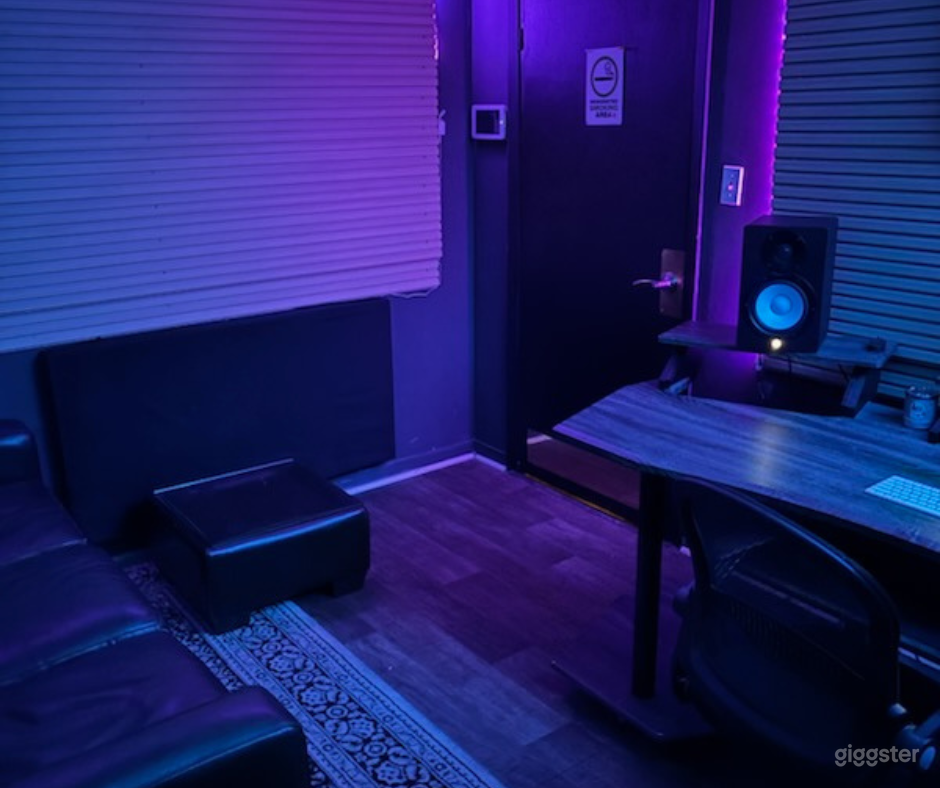 420 Lock-in Style Recording Studio  Photo 3