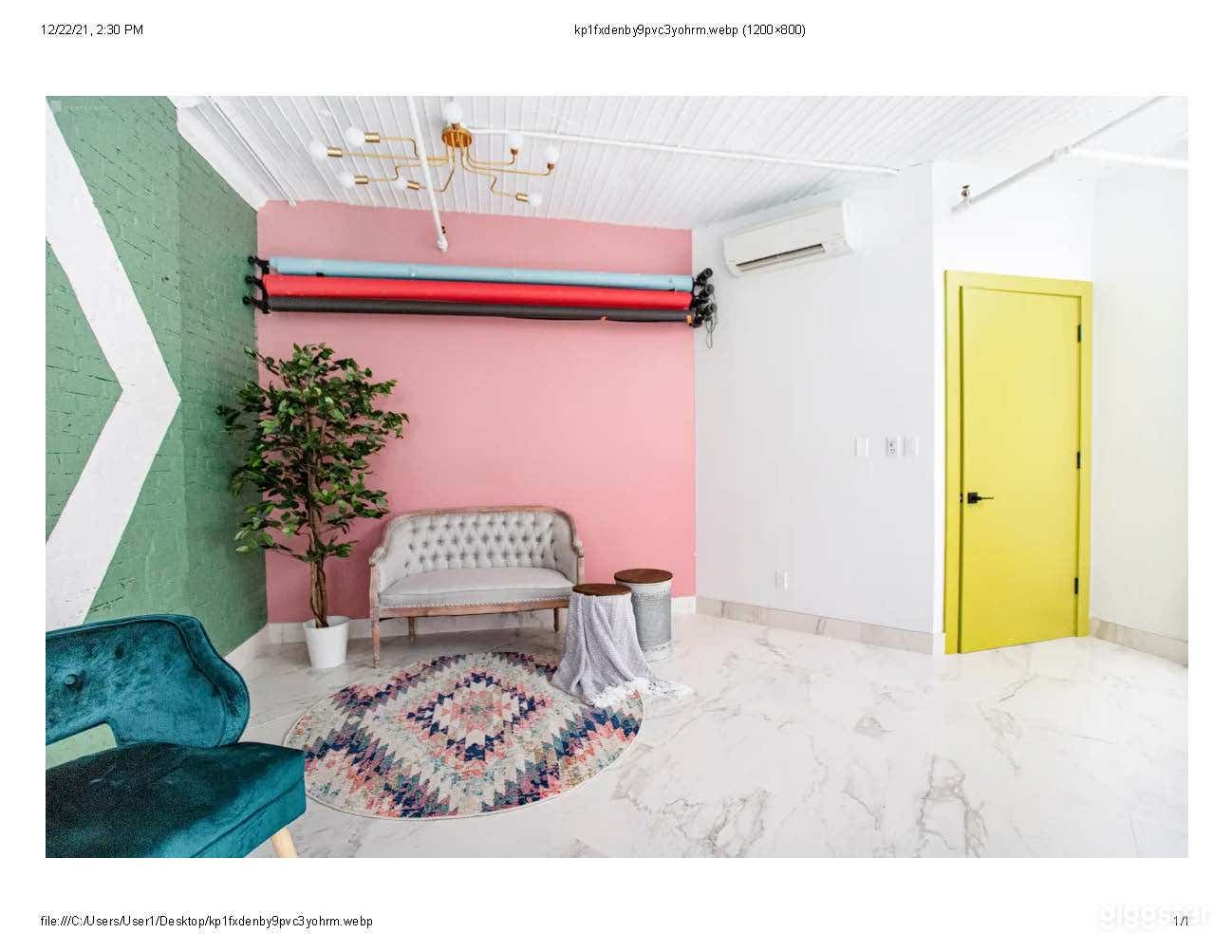 We provide professional equipment for your shootings.