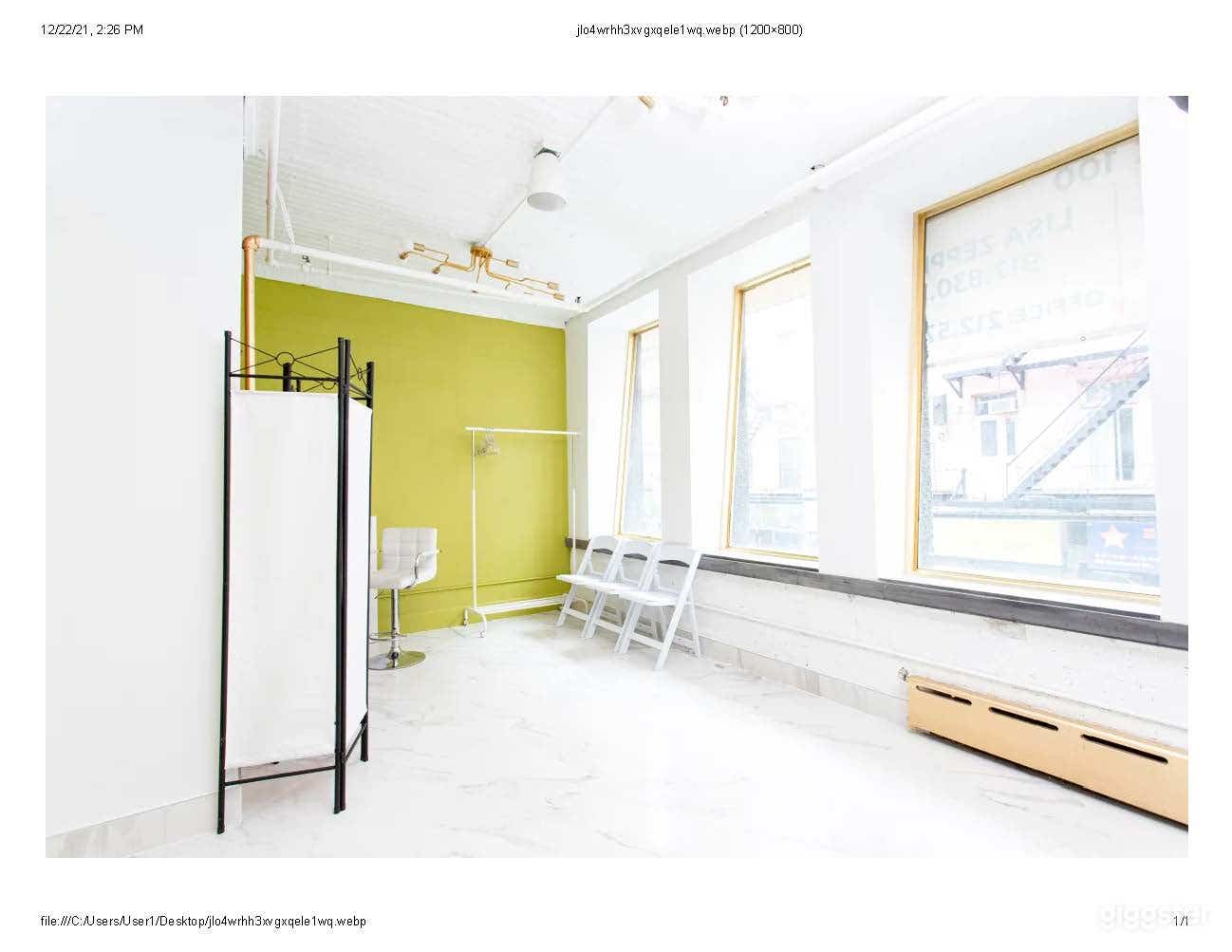 Lower East Side Cozy Studio with Natural Light Photo 4