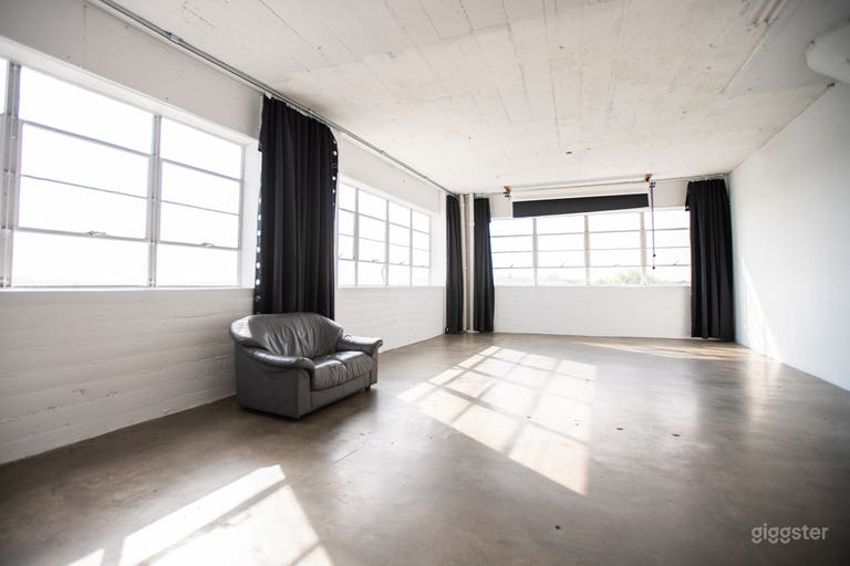  Amazing Loft With South East Windows 