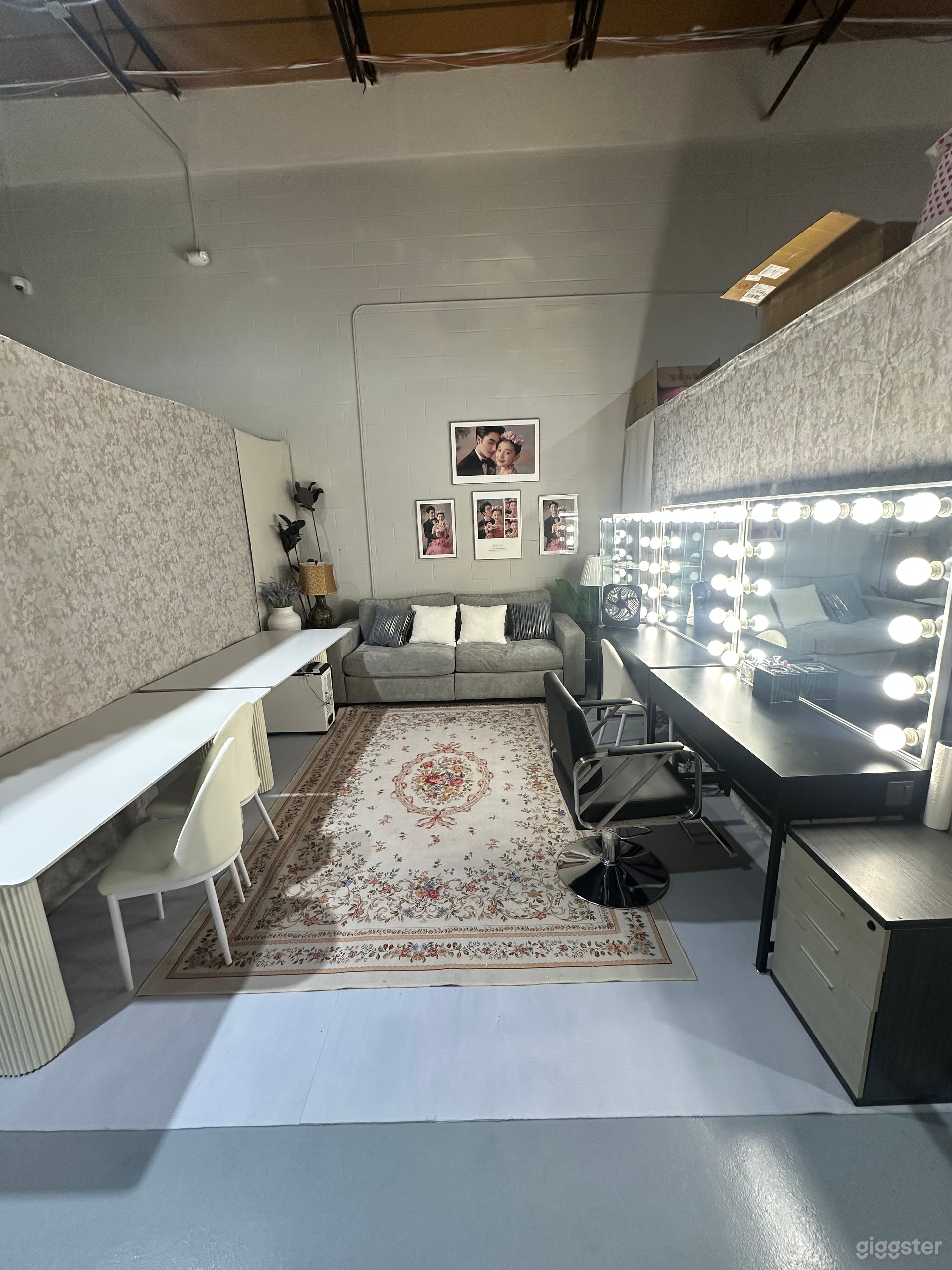 Bright, Elegant Photography Studio Designed for Creativity Photo 3