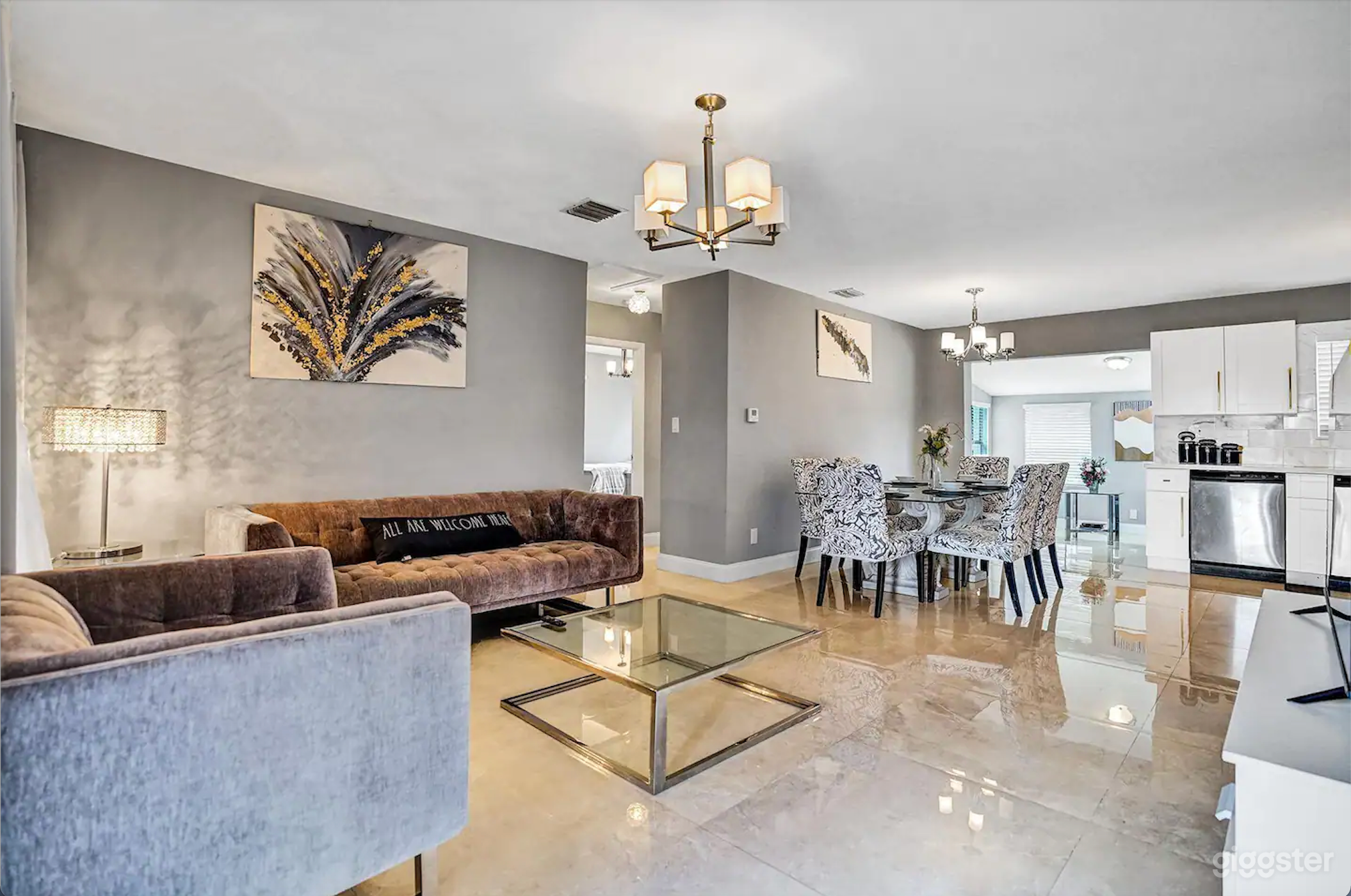 Modern Home Near Beach &amp; Las Olas w/ Huge backyard Photo 1