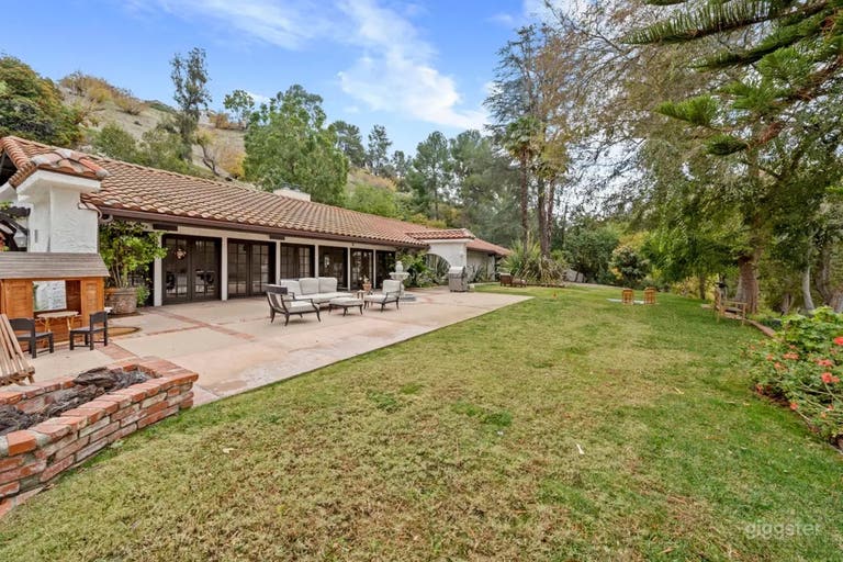  Backyard Sunset Haven 