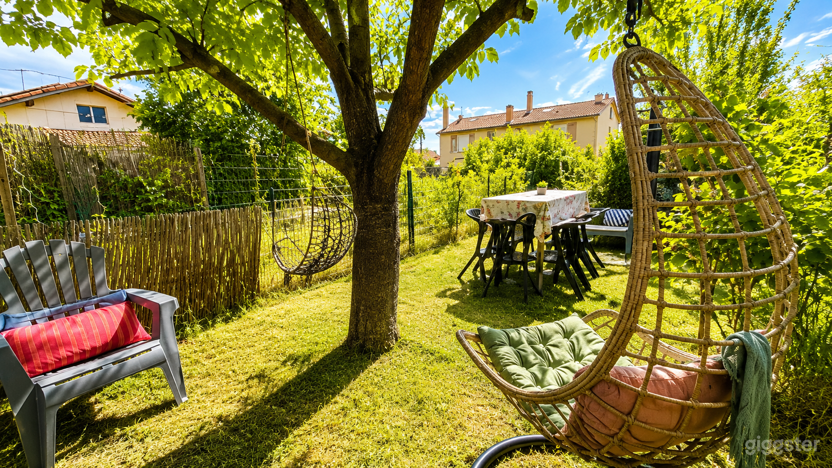 Photo de Espace Privatif avec Jardin Aménagé au Cœur de Clermont-Ferr 3