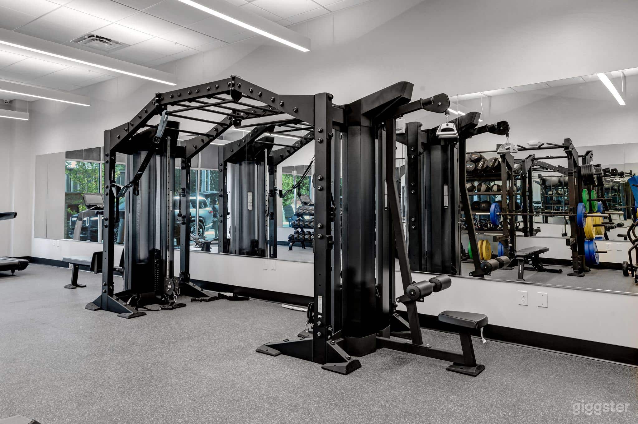Upscale Gym with Spa Photo 3
