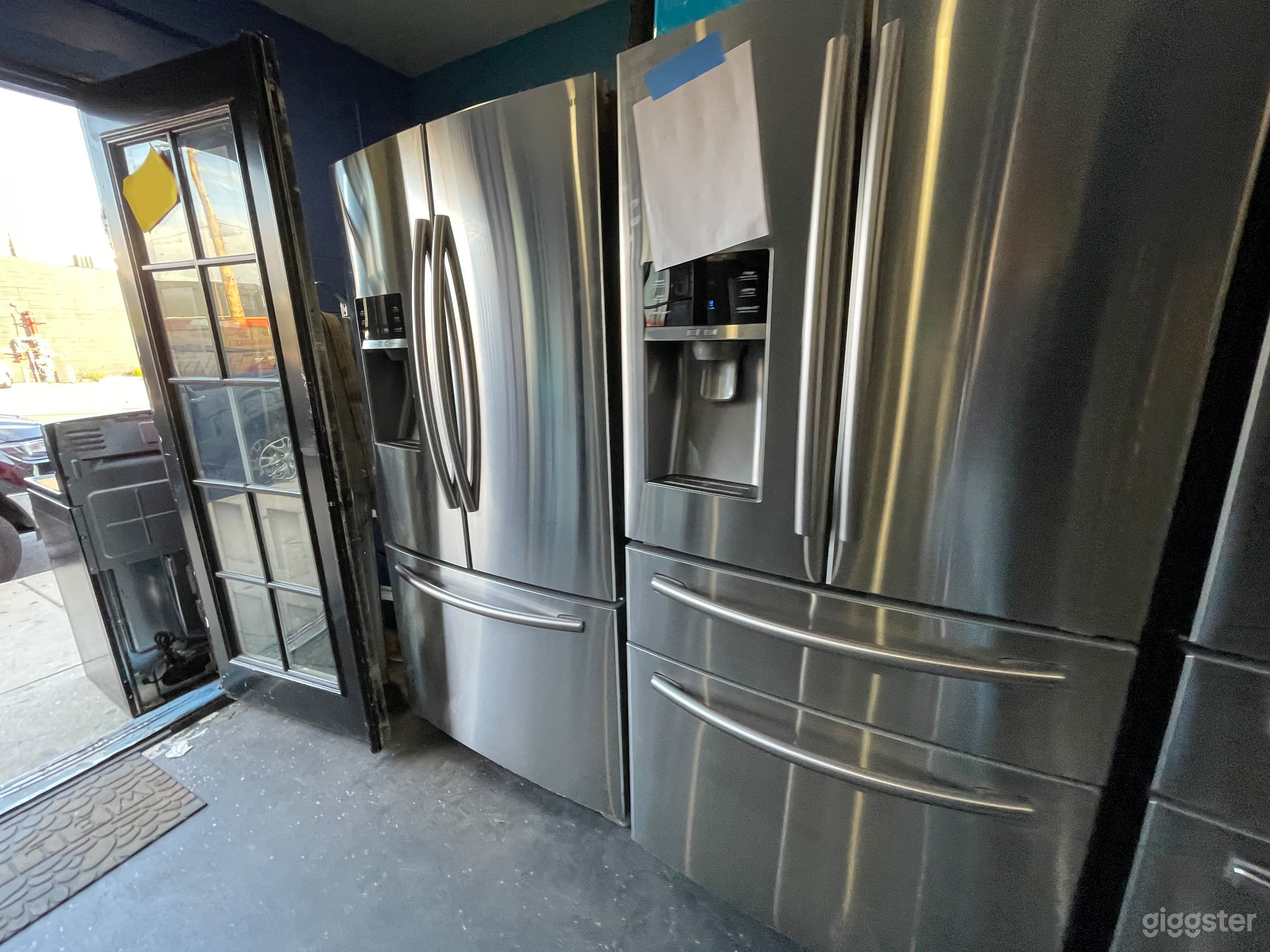 Colorful Appliance Store Photo 4