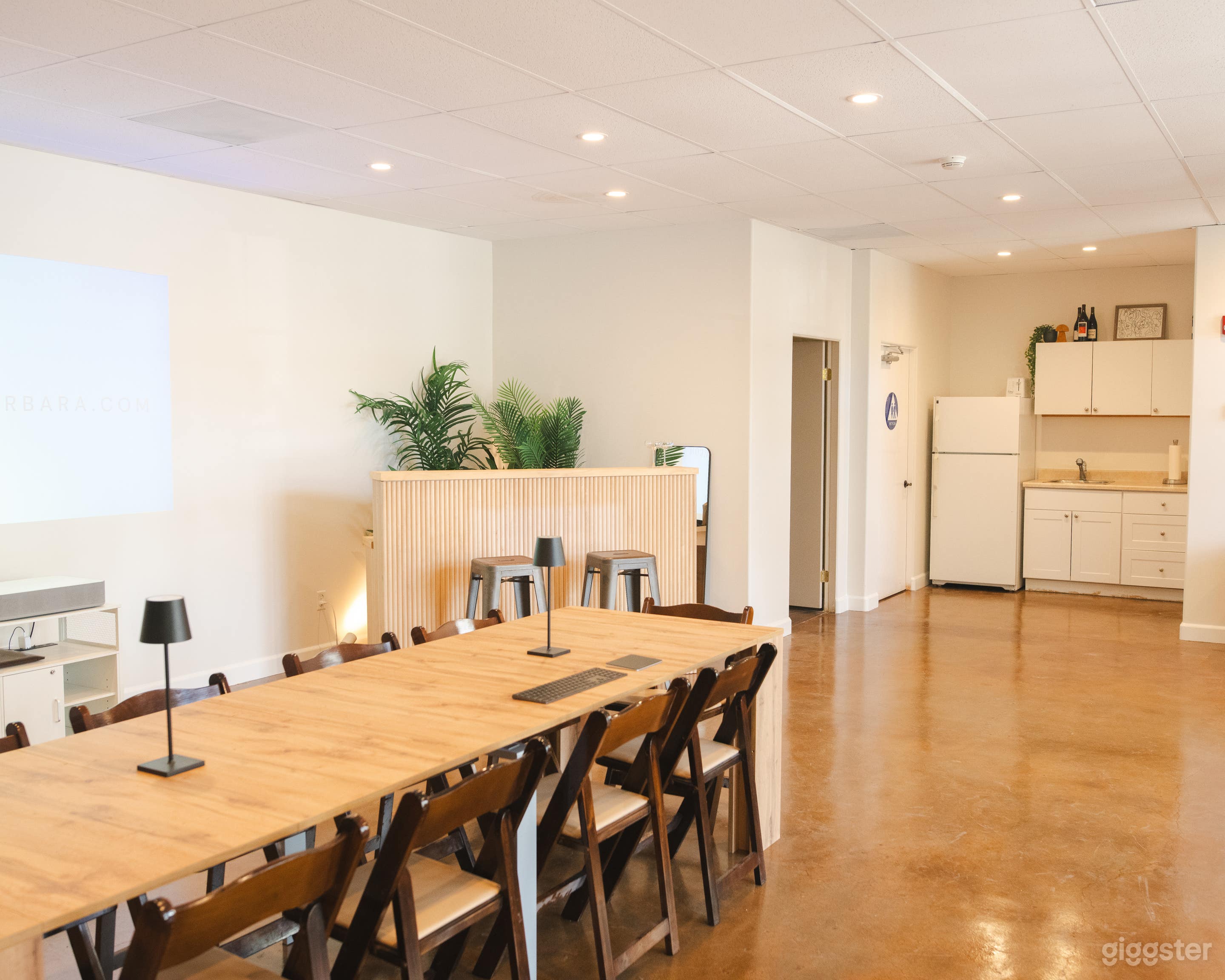 Stylish Santa Barbara Clubhouse — for Events & Shoots Photo 4
