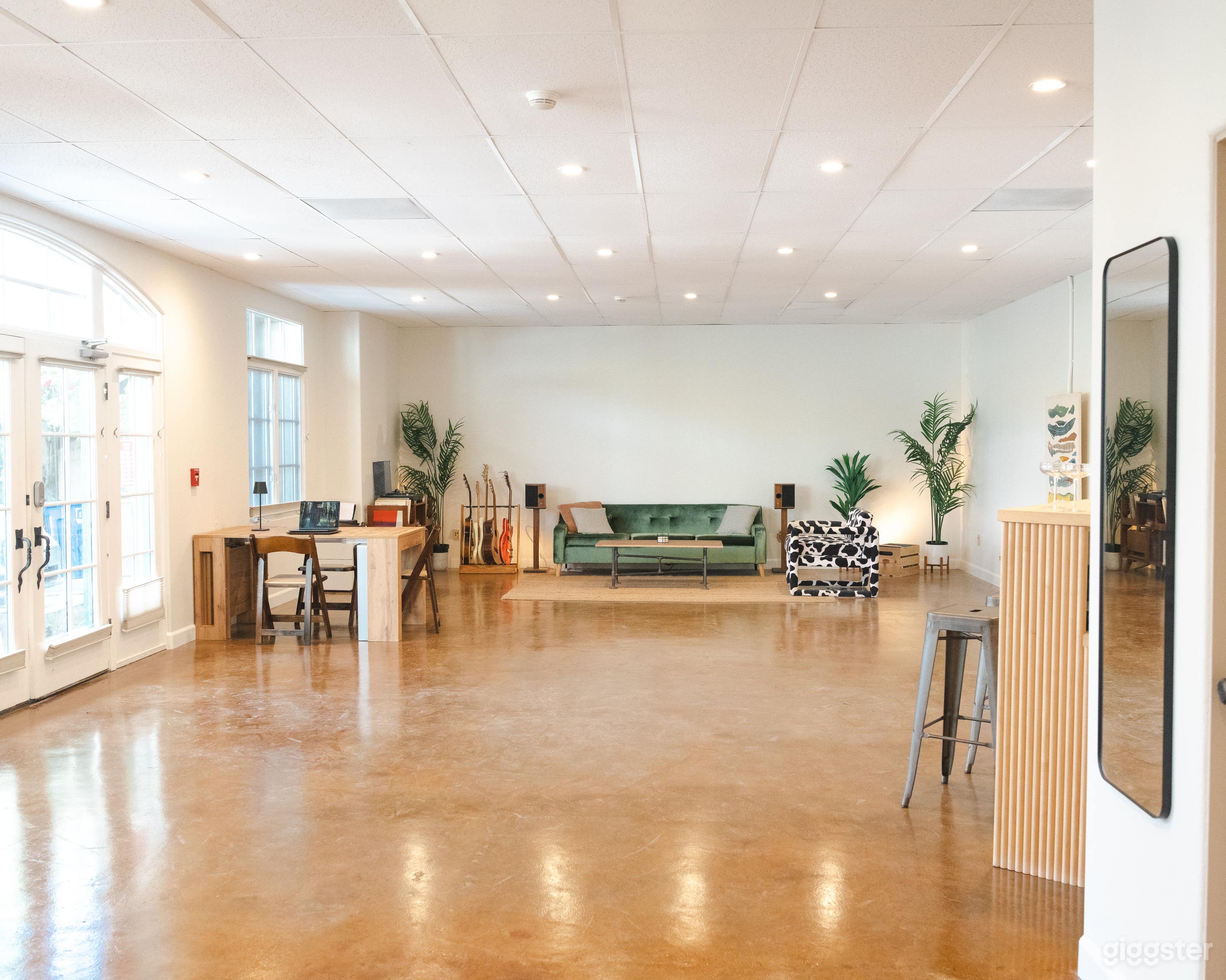 Stylish Santa Barbara Clubhouse — for Events & Shoots Photo 1