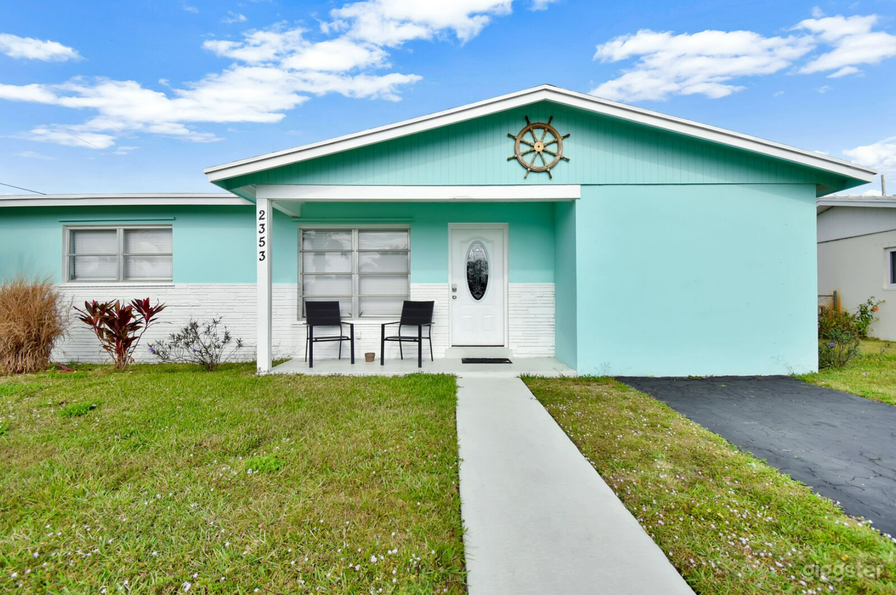 #2353 Luxury Home Heated Pool Close to West Palm Beach  Photo 2