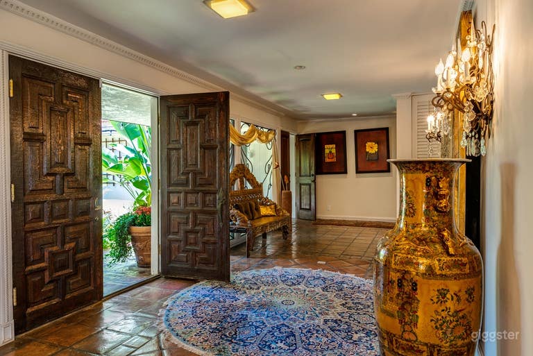  Gorgeous Calabasas Home - Ideal for Reality Show 