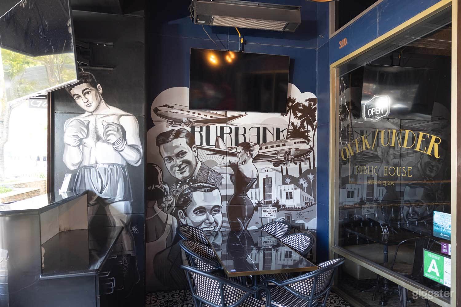 Burbank vintage sports bar Photo 4