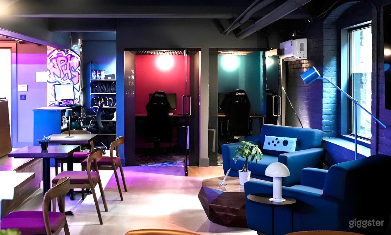 Gaming Cafe with Streaming Pods Photo 1