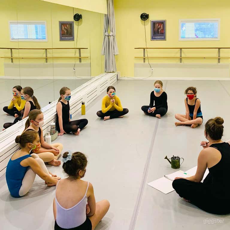  Banana Studio - Warm & Welcoming Dance Studio 3 