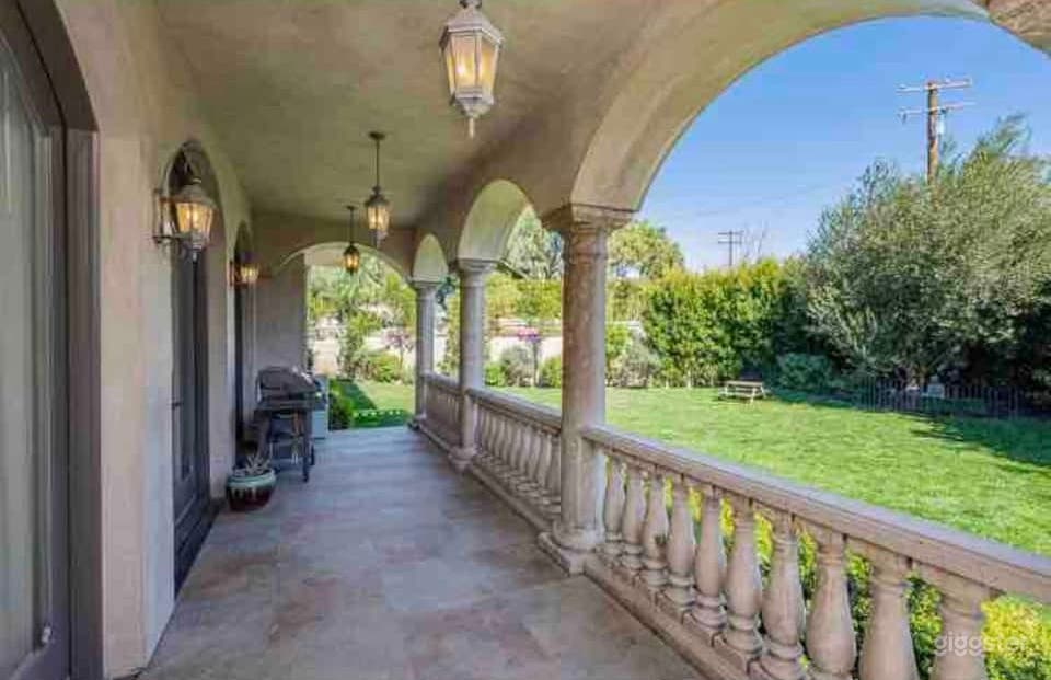 Outside veranda off kitchen and dining room