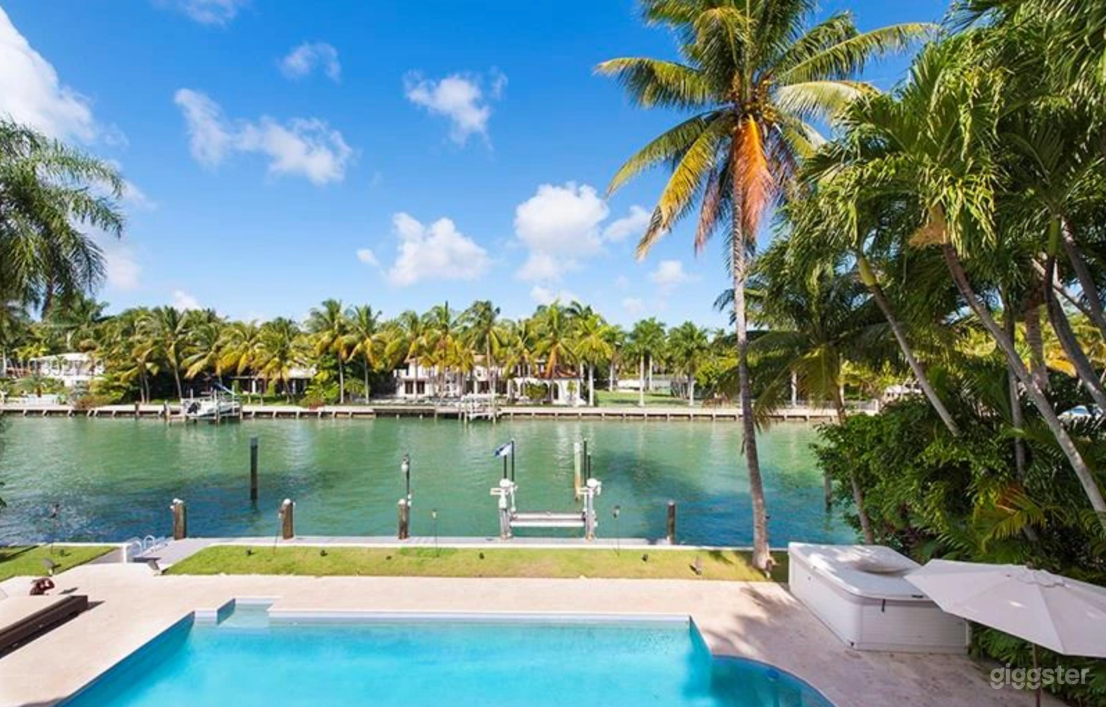 Waterfront Miami Mansion Photo 4