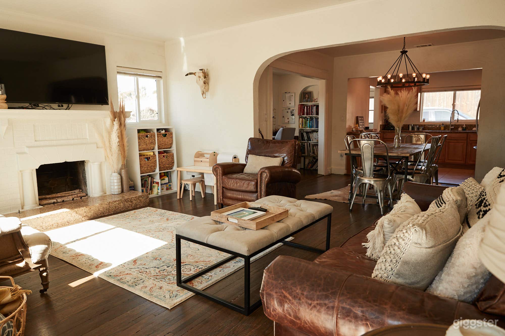 1920's Mission Home w/ Desert Landscape Photo 3