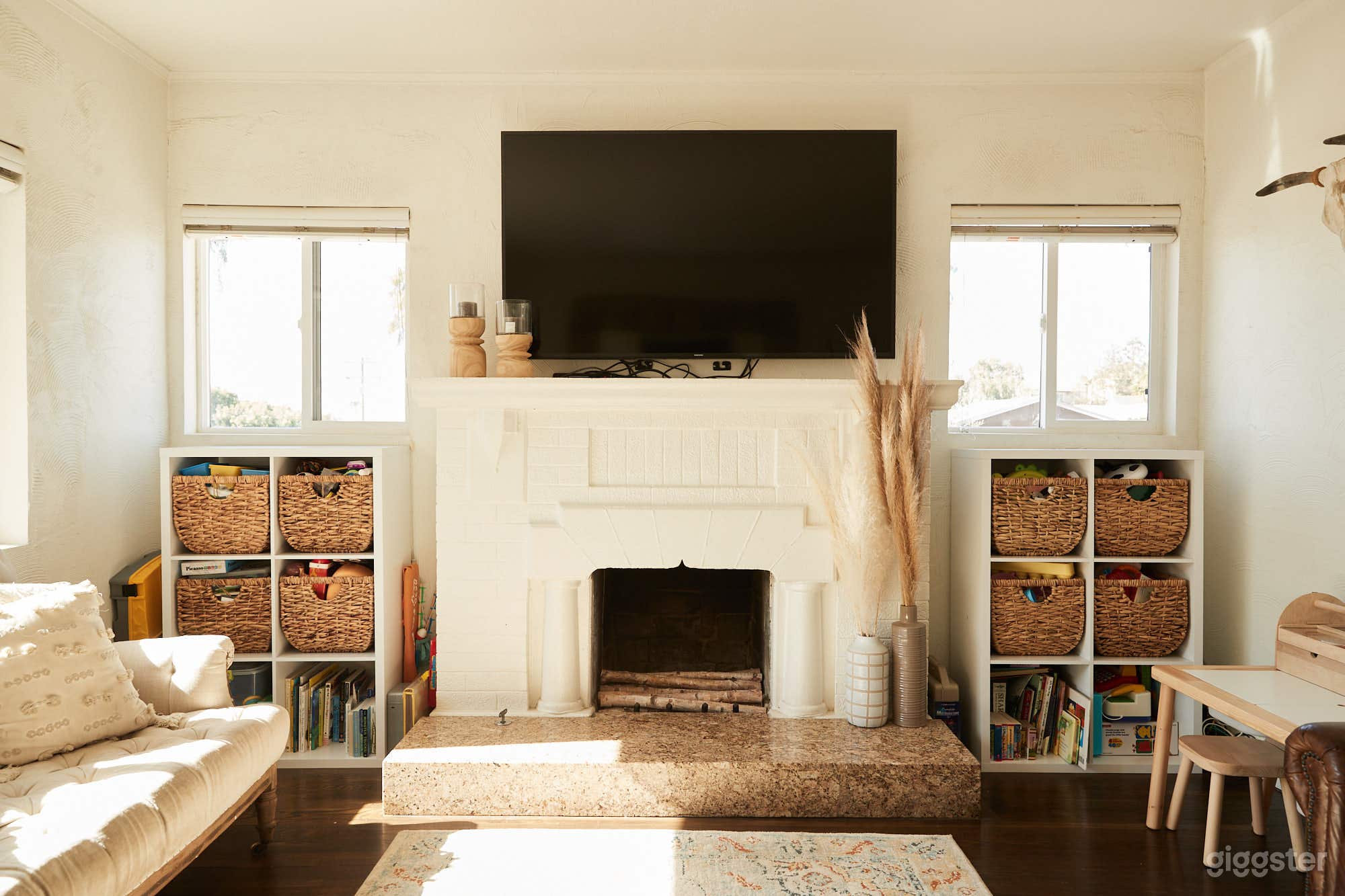 1920's Mission Home w/ Desert Landscape Photo 4