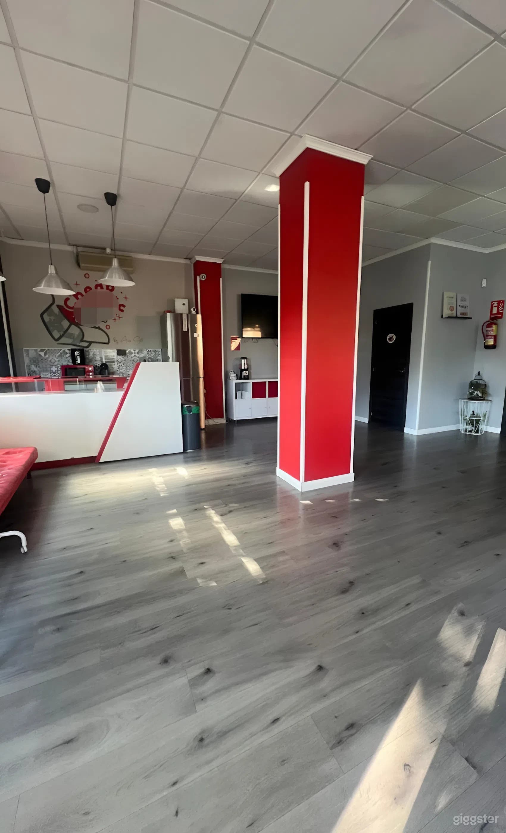 Chic & Versatile Event Space in Madrid Photo 4