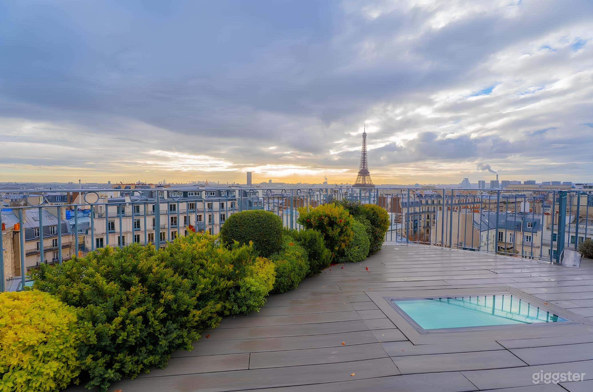 Photo de Contemporary 300 m² duplex 3