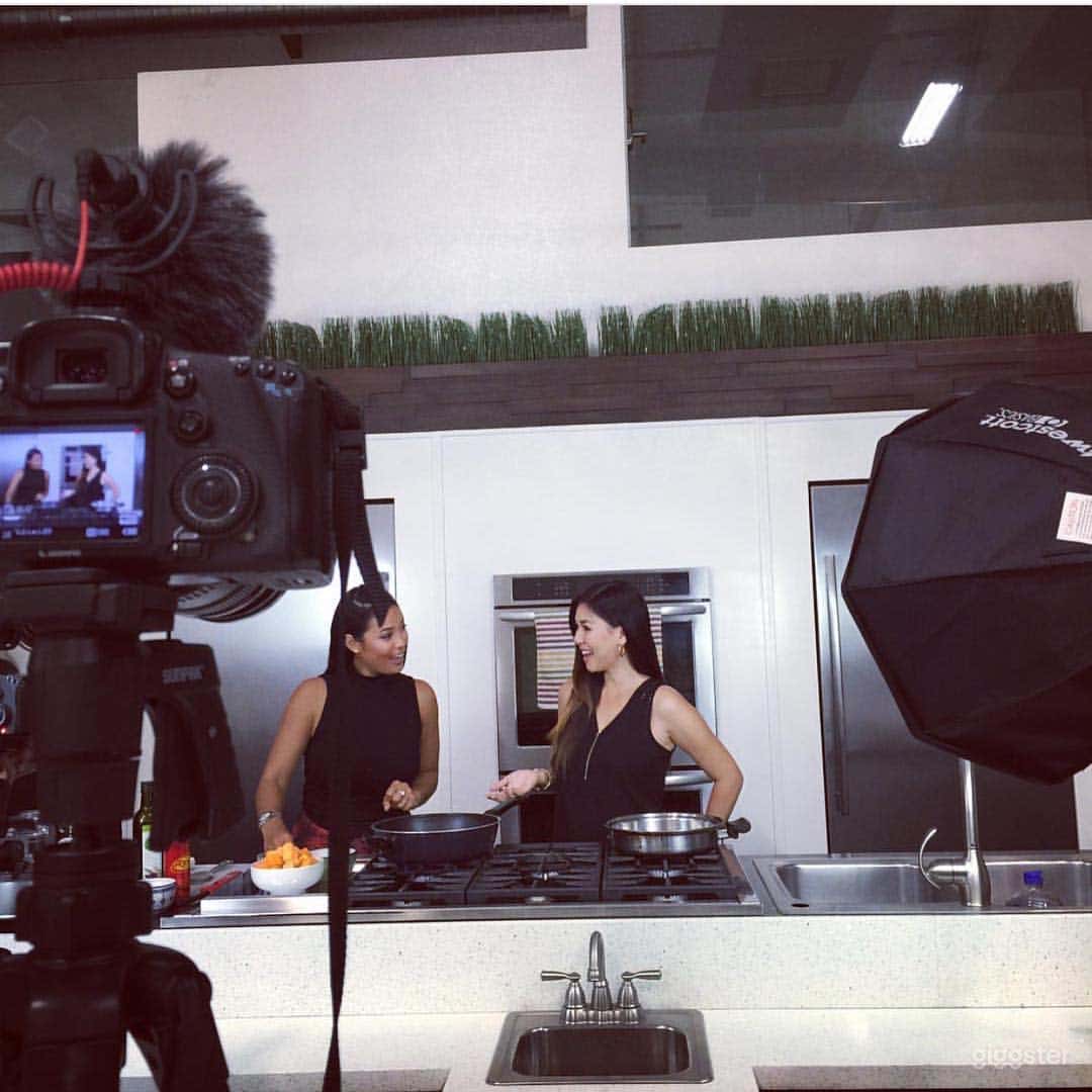 Professional Kitchen Studio in Canoga Park Photo 4