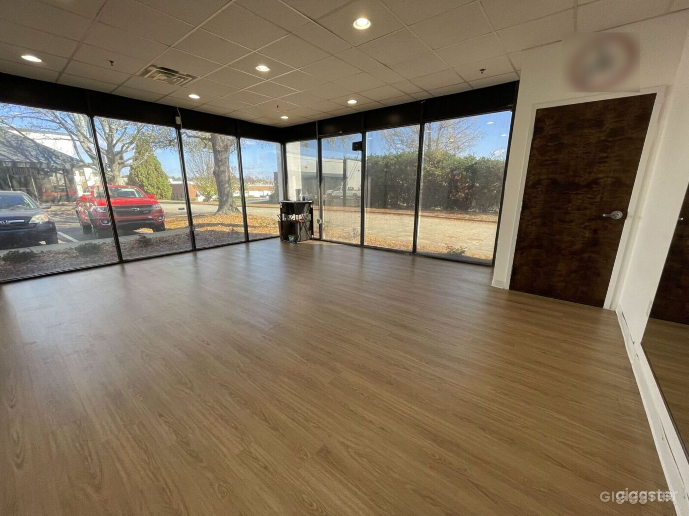 Large Open Dance Studio Photo 3