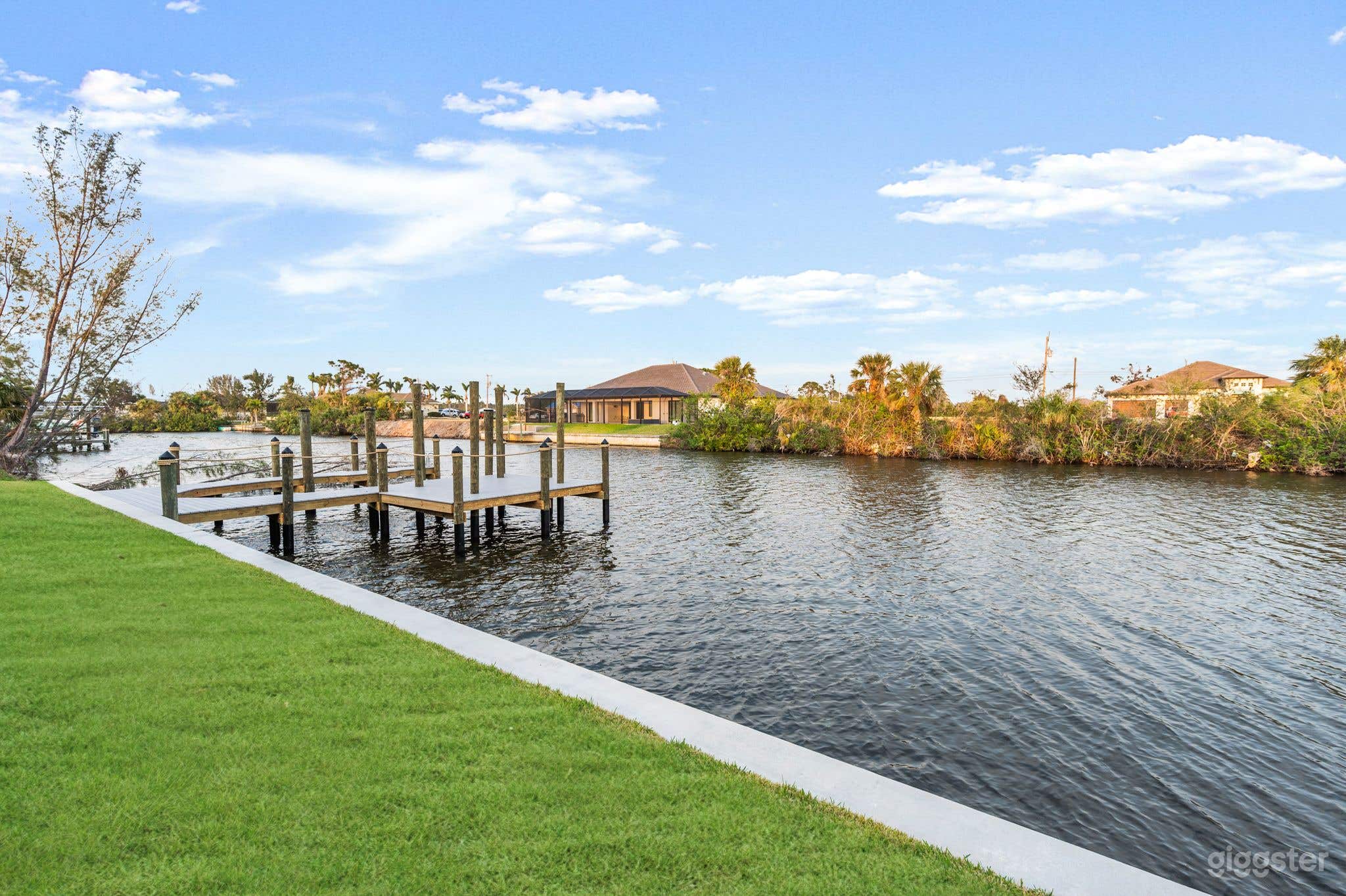 Luxury Modern Heated Pool home in Cape Coral Photo 4