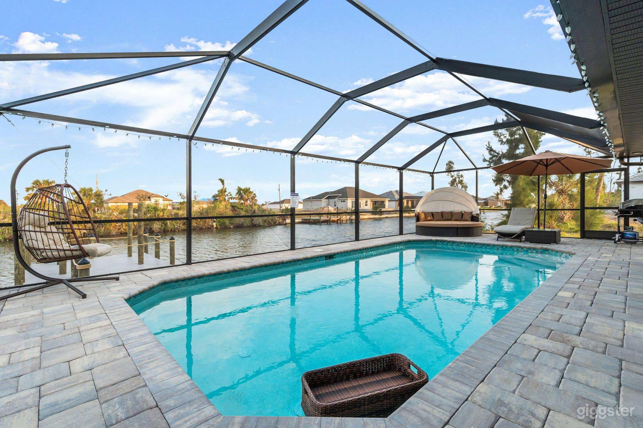 Luxury Modern Heated Pool home in Cape Coral Photo 3