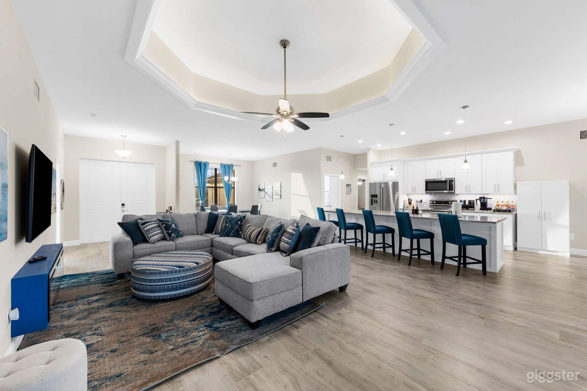 Luxury Modern Heated Pool home in Cape Coral Photo 2