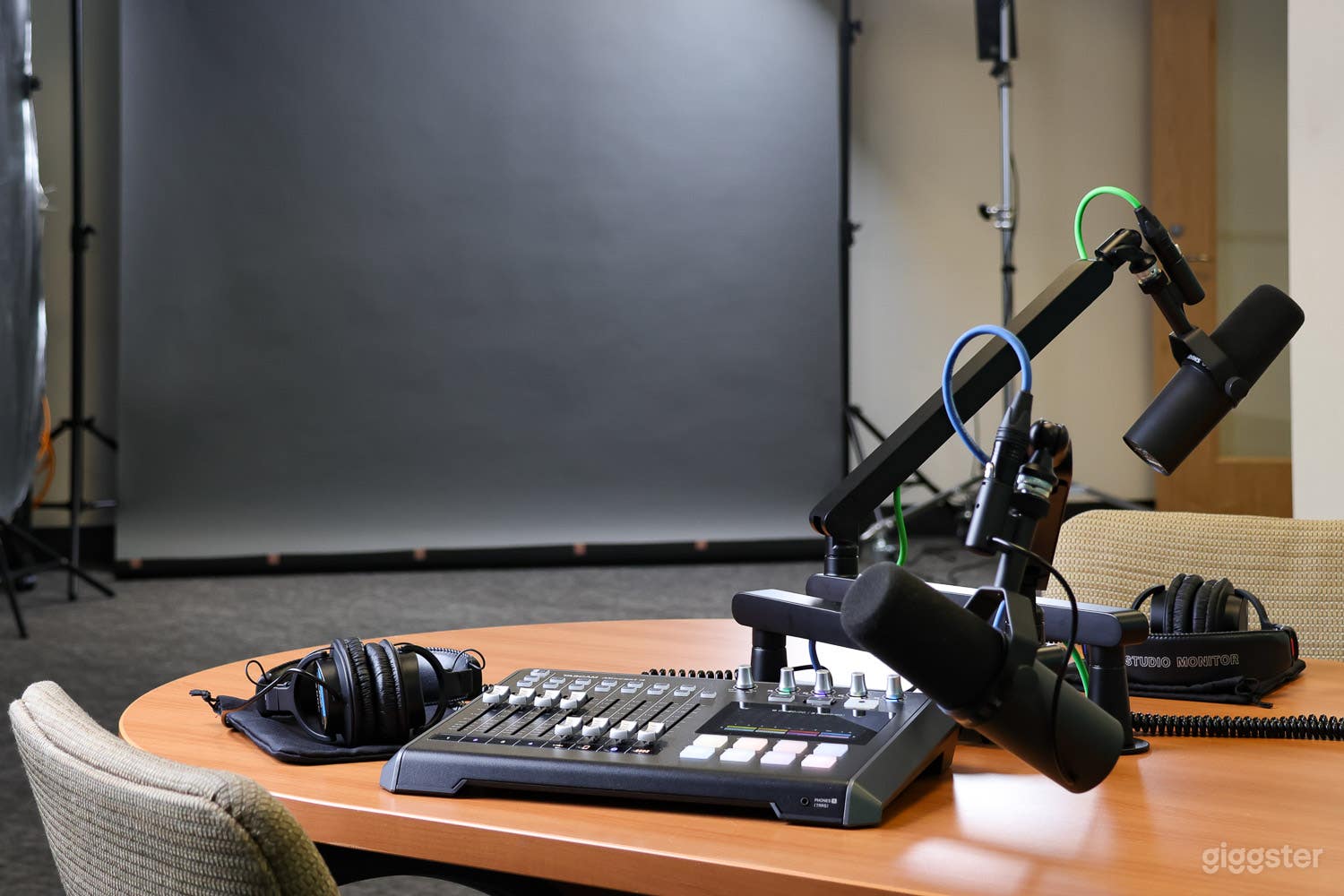 Studio: Professional Podcasting &amp; Creative Space Photo 4