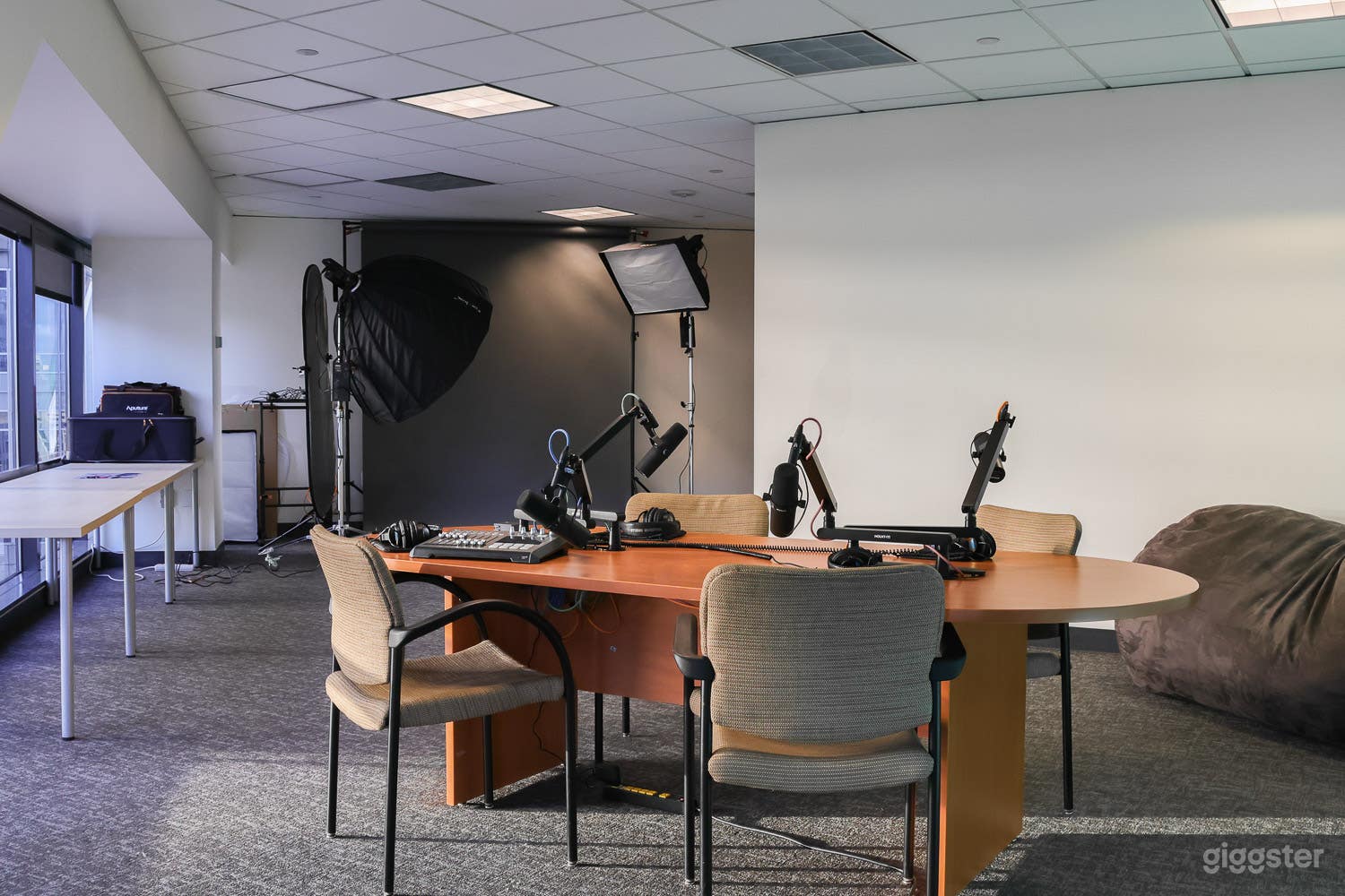 Studio: Professional Podcasting &amp; Creative Space Photo 3
