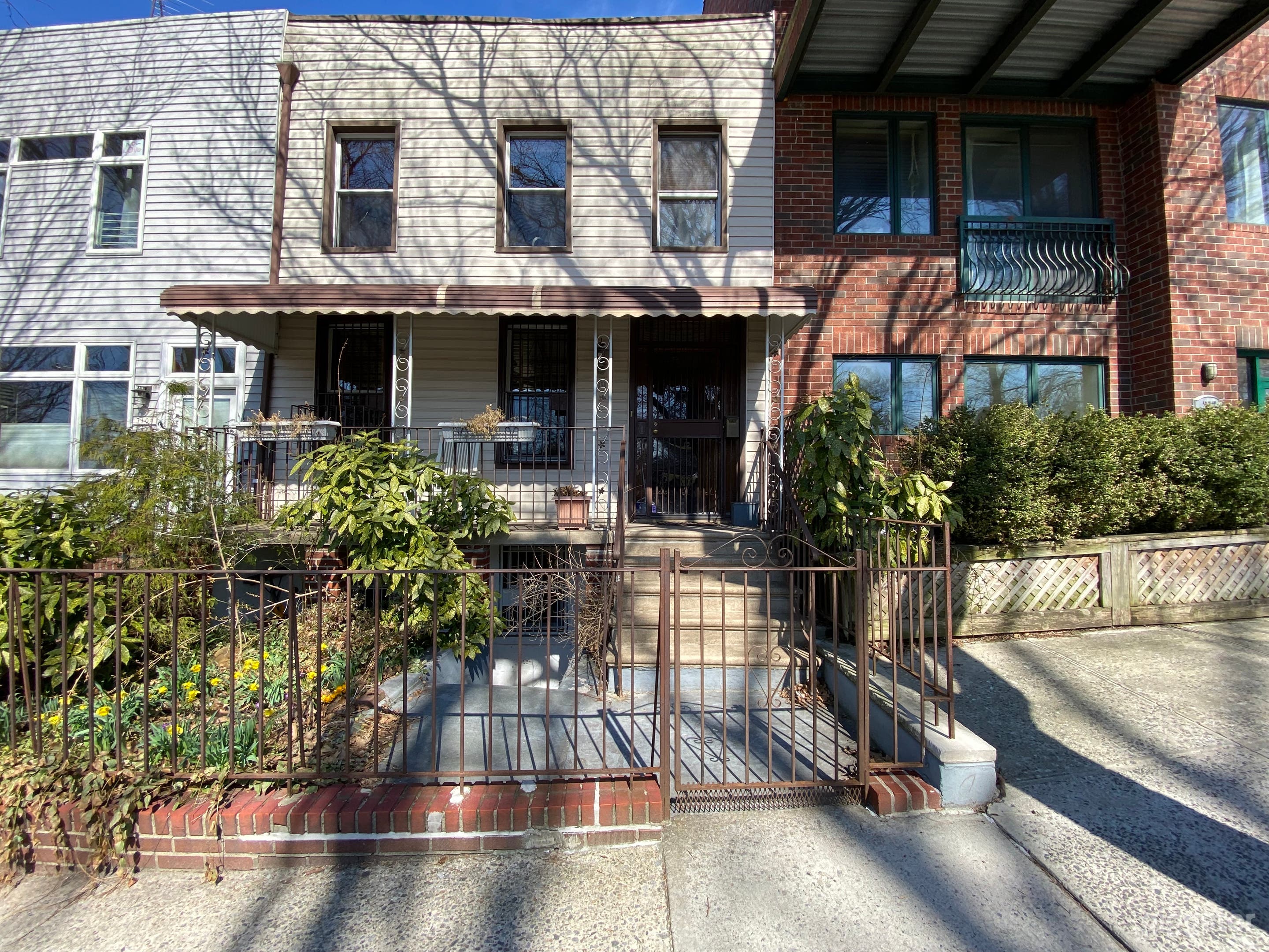 Green-Wood Tiny Frame House Photo 1